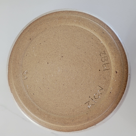 Zion Studio Pottery Vintage 1982 Bowl Blue - Picture 7 of 8